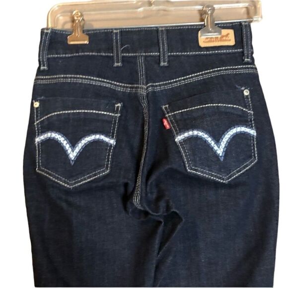 Levi’s dark wash curvy skinny leg jeans 529 - Picture 13 of 16